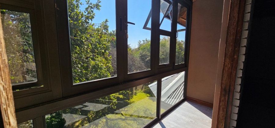 6 Bedroom Property for Sale in Hartbeesfontein North West